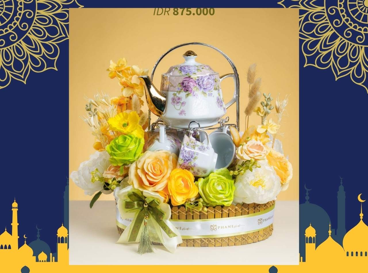 Vicenza Hampers 2025 Florist Safira motif Lily